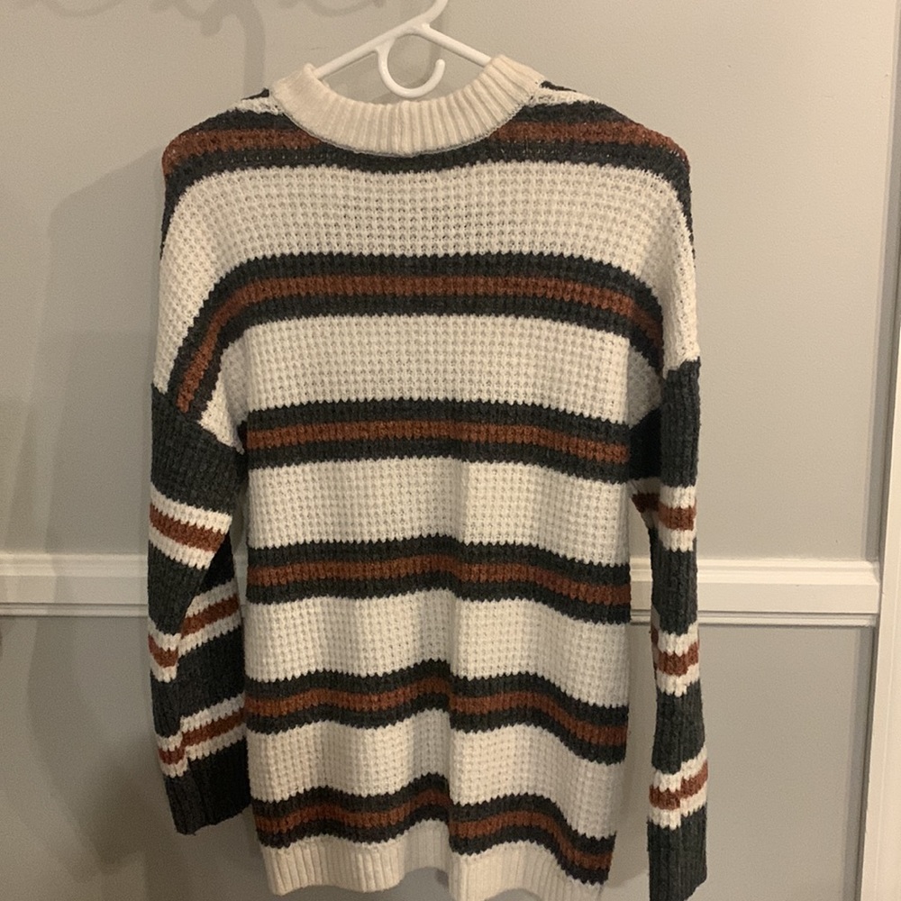 American Eagle Sweater - Picture 2 of 3